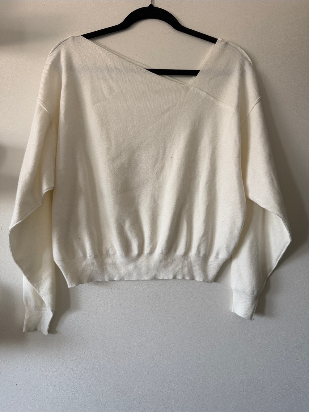 Line and Dot|Cream Asymmetrical Neckline Knit Sweater|Small|EUC